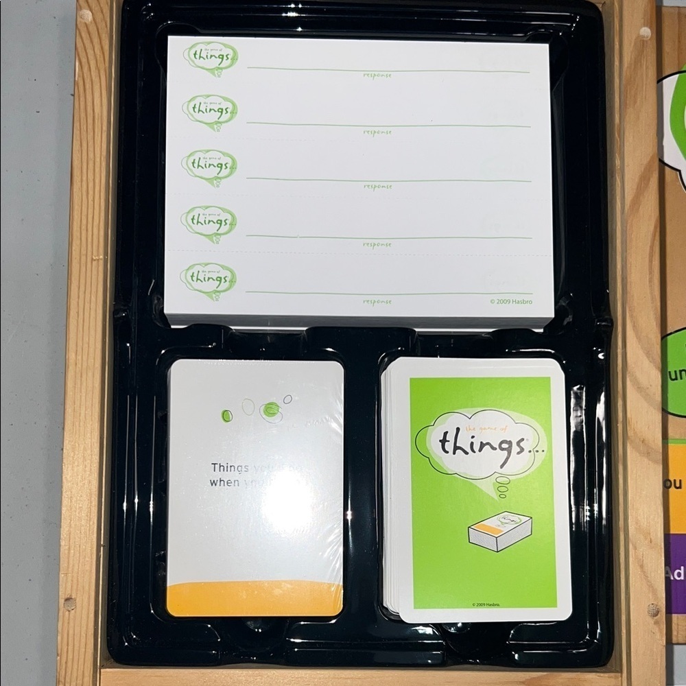 Hasbro The Game of Things - Green and White - Picture 2 of 4